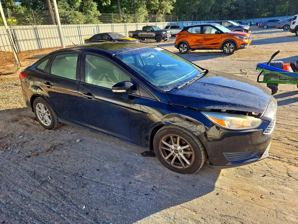 2017 FORD FOCUS SE  