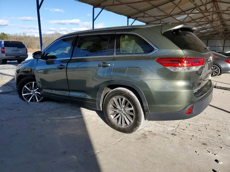 2017 TOYOTA HIGHLANDER SE  