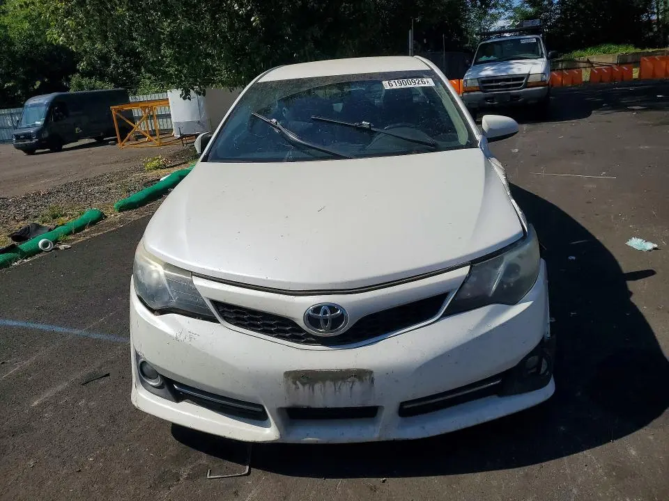 2014 TOYOTA CAMRY SE  