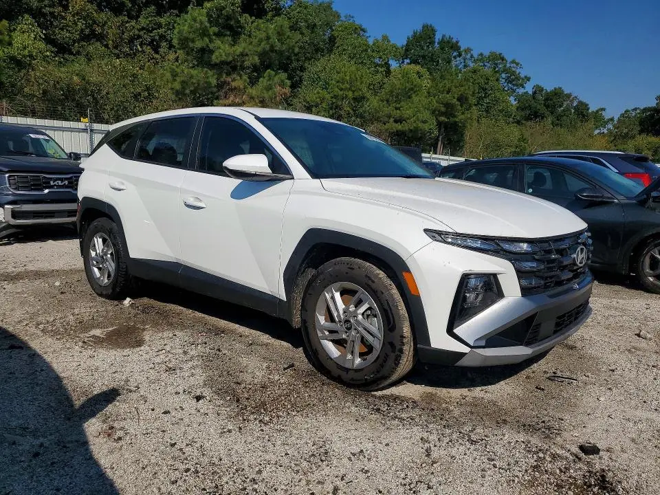 2025 HYUNDAI TUCSON SE  