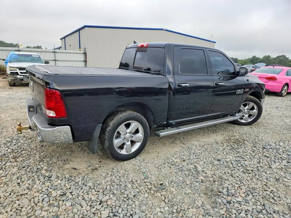 2015 RAM 1500 SLT  
