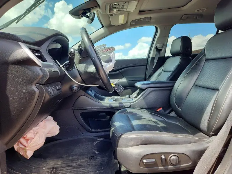 2021 GMC ACADIA SLT  