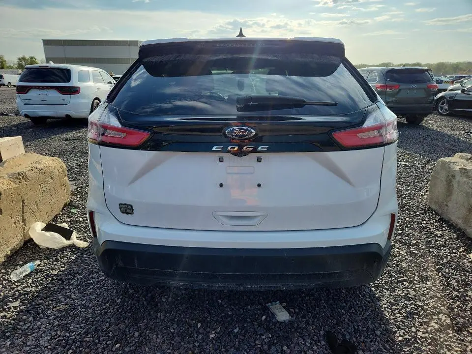 2021 FORD EDGE SE  