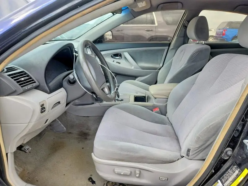2010 TOYOTA CAMRY LE  