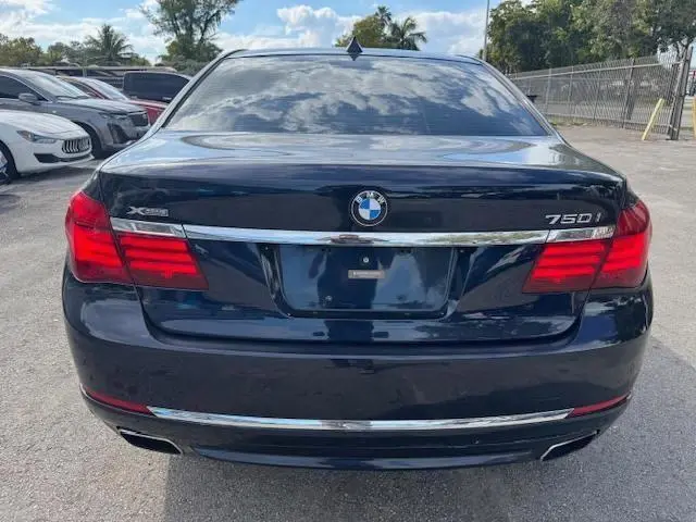2015 BMW 750 XI