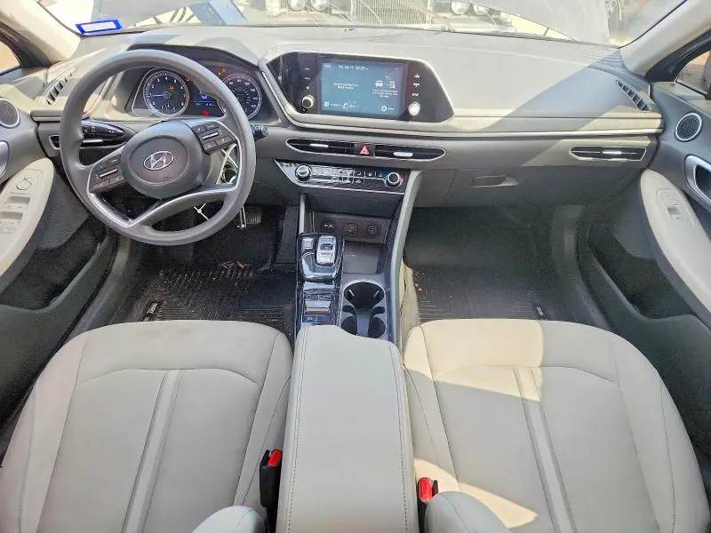 2023 HYUNDAI SONATA SE  