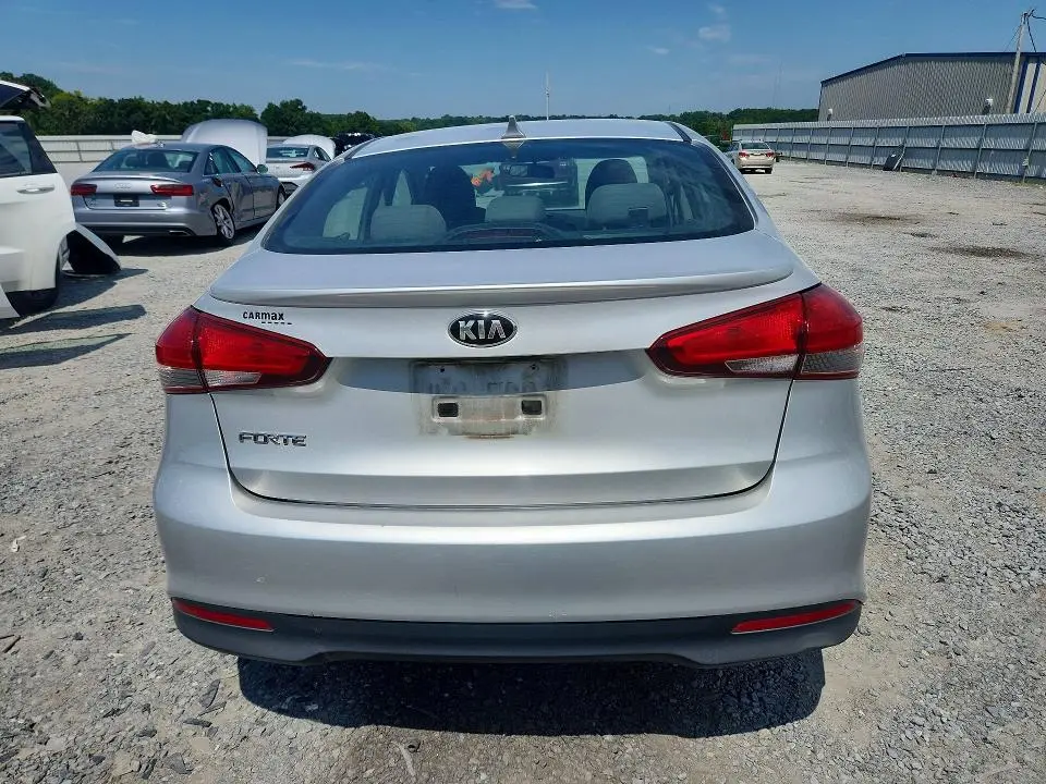 2018 KIA FORTE LX  