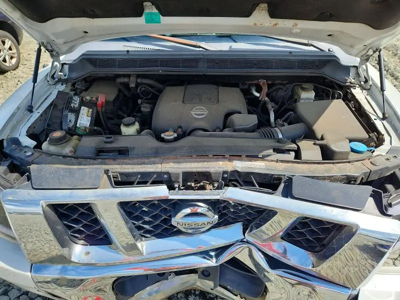 2011 NISSAN TITAN SV  