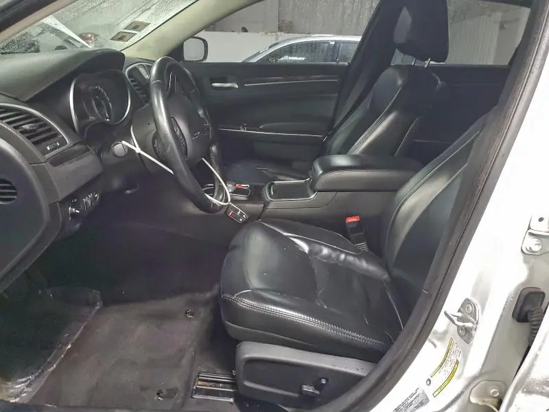 2017 CHRYSLER 300 LIMITED  