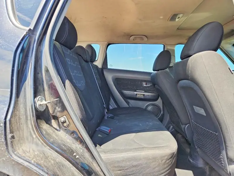 2013 KIA SOUL +  