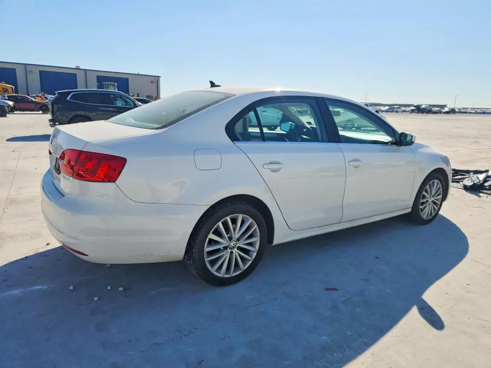 2012 VOLKSWAGEN JETTA SEL  