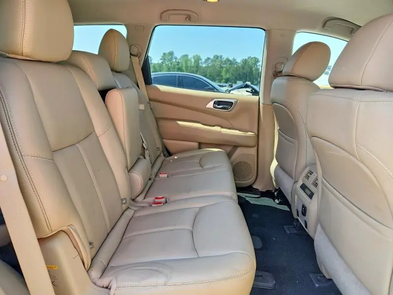 2017 NISSAN PATHFINDER SL  