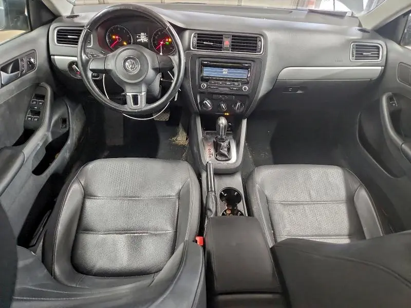 2013 VOLKSWAGEN JETTA SE  