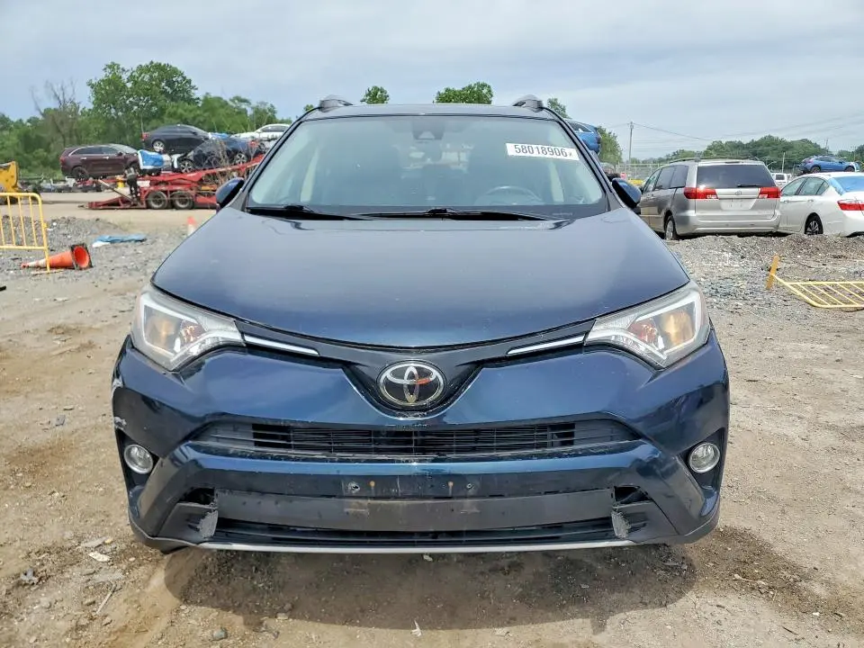 2018 TOYOTA RAV4 XLE  