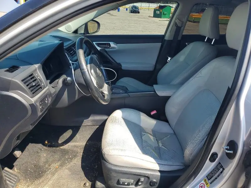 2011 LEXUS CT 200  