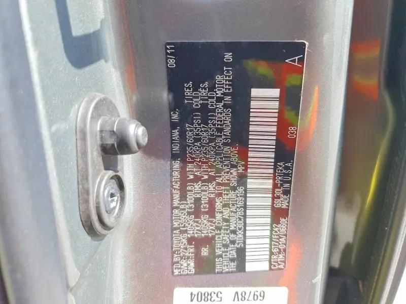 2011 TOYOTA SIENNA LE  