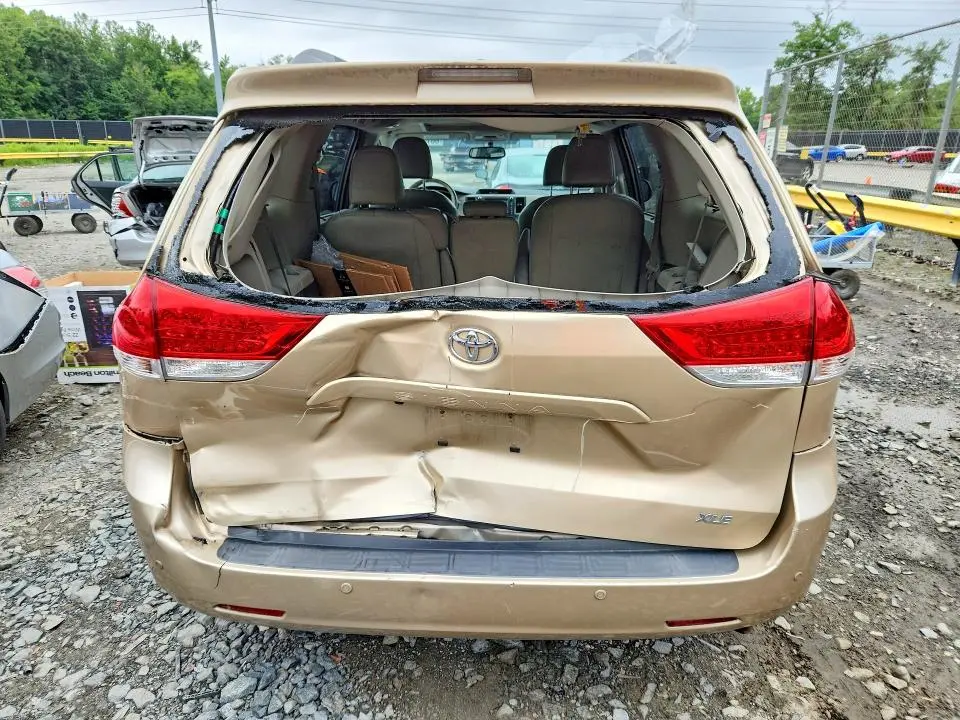 2011 TOYOTA SIENNA XLE 8-PASSENGER  