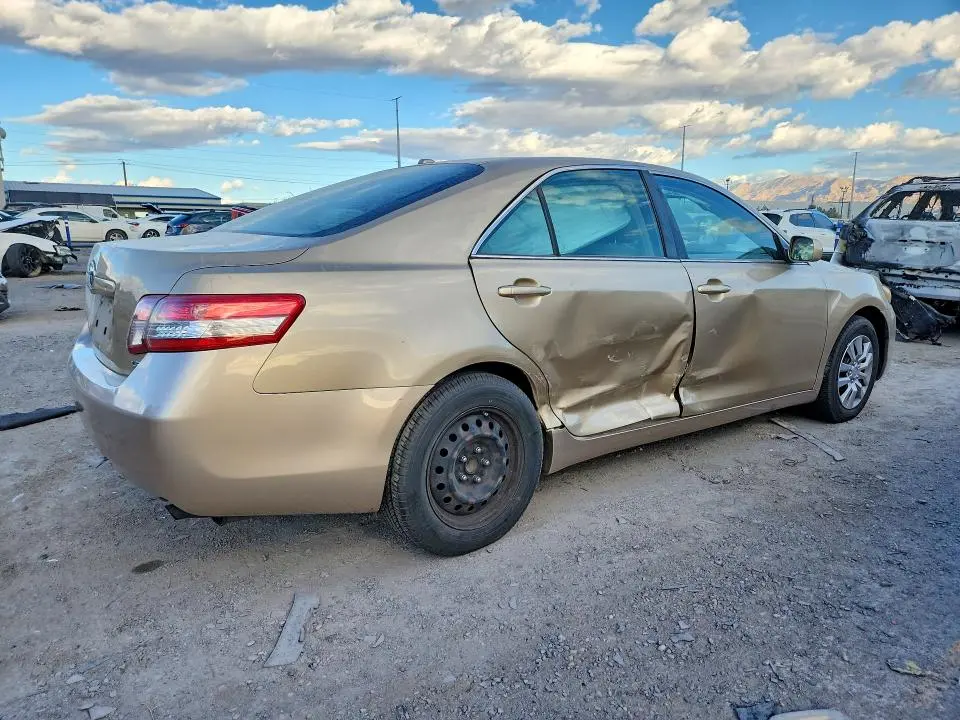 2011 TOYOTA CAMRY LE  