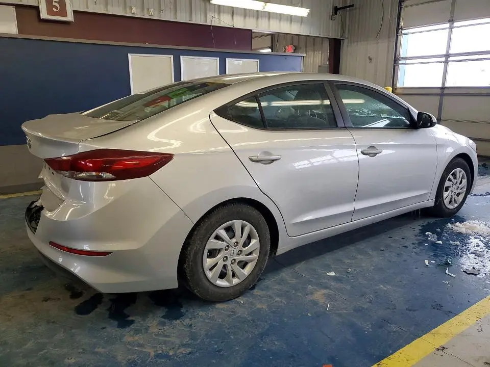 2018 HYUNDAI ELANTRA SE  