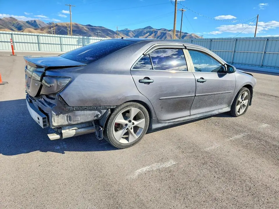 2012 TOYOTA CAMRY SE V6  