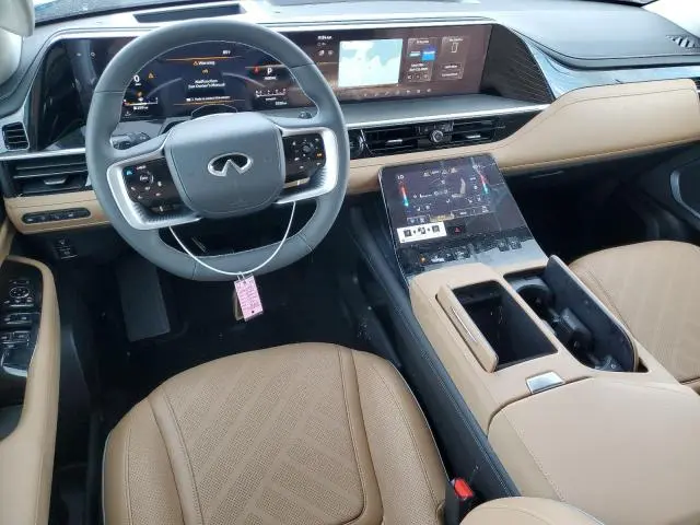 2025 INFINITI QX80 LUXE  