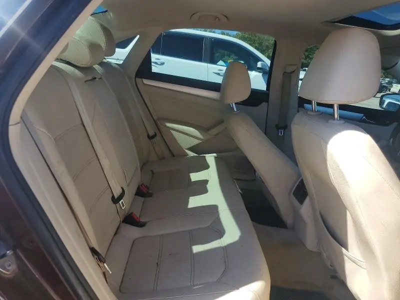 2013 VOLKSWAGEN PASSAT SE  