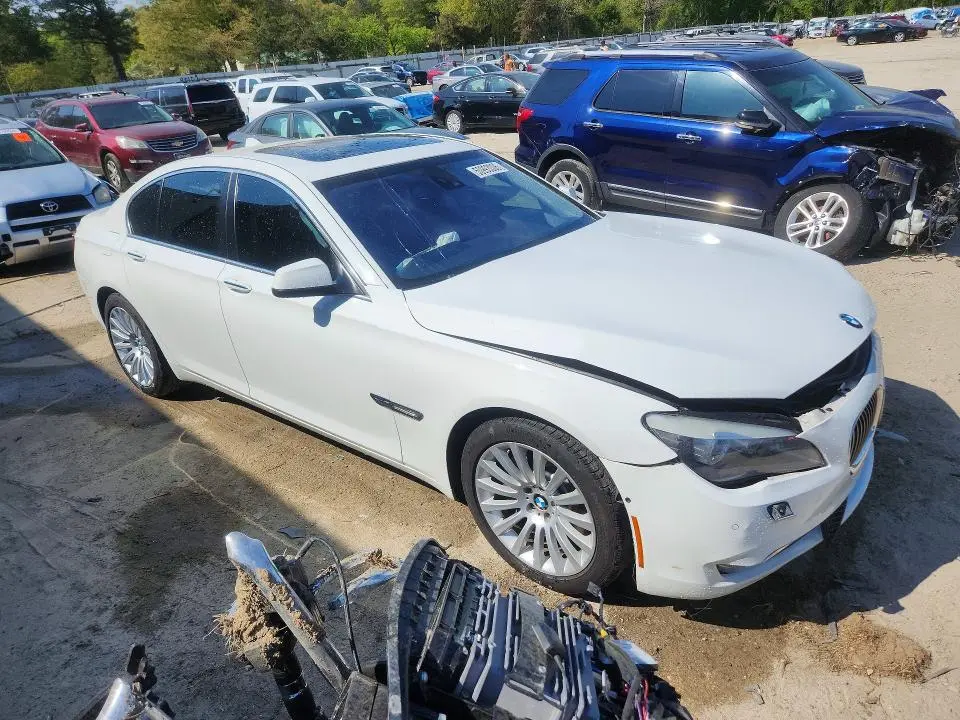 2012 BMW 750 XI  