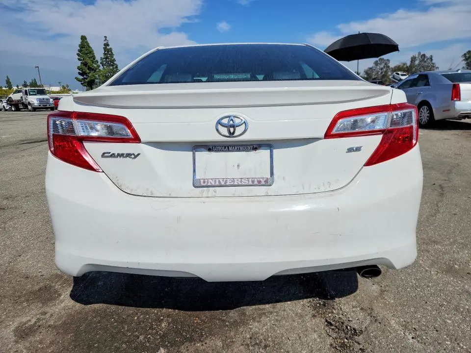 2013 TOYOTA CAMRY SE  