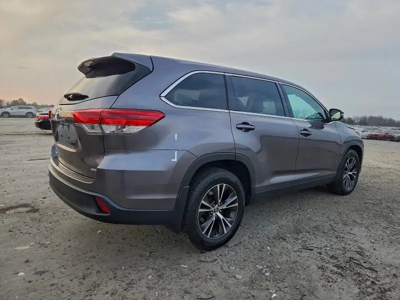 2019 TOYOTA HIGHLANDER LE  