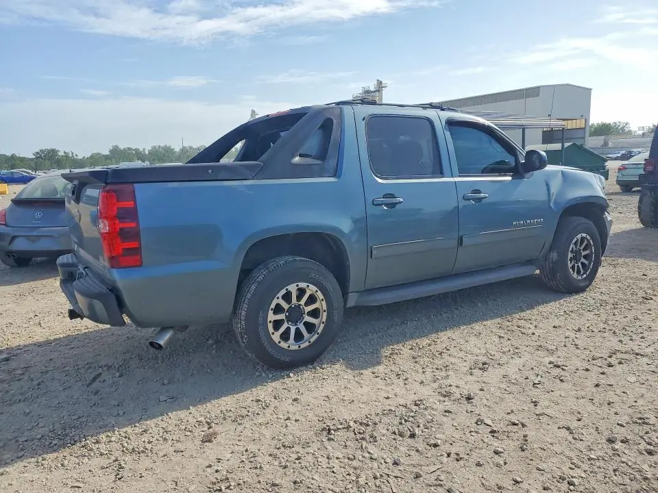 2011 CHEVROLET AVALANCHE LS  