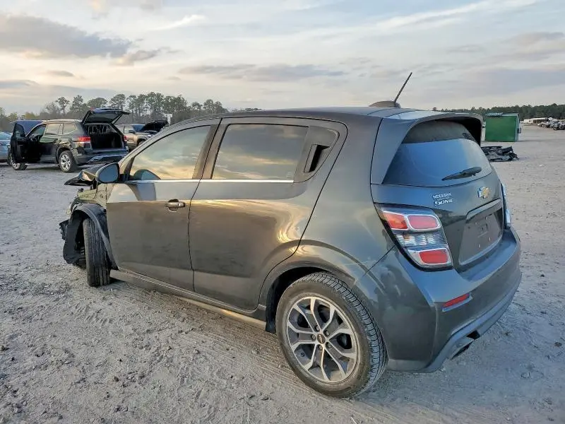 2017 CHEVROLET SONIC LT  