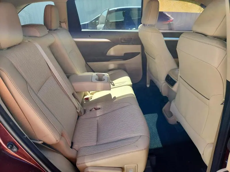 2017 TOYOTA HIGHLANDER LE PLUS  