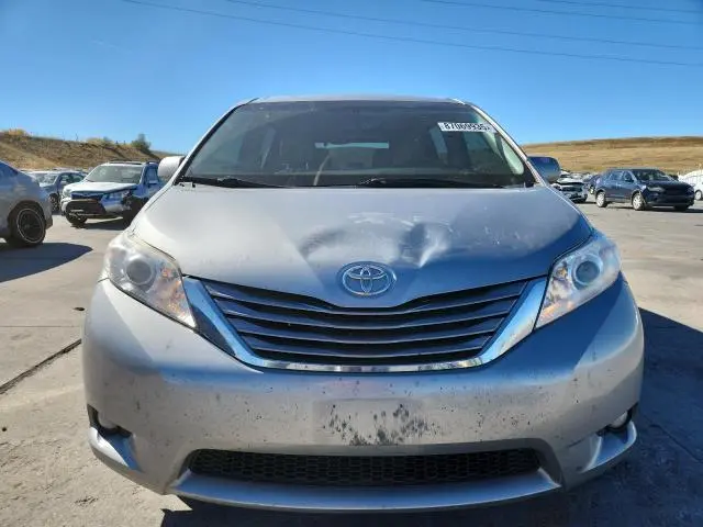 2015 TOYOTA SIENNA XLE  