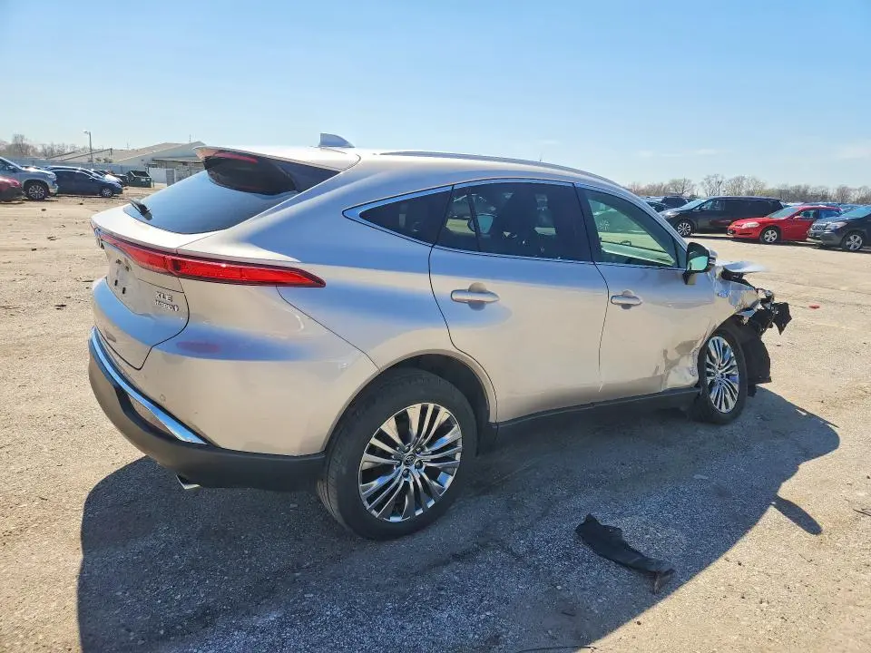 2021 TOYOTA VENZA XLE  