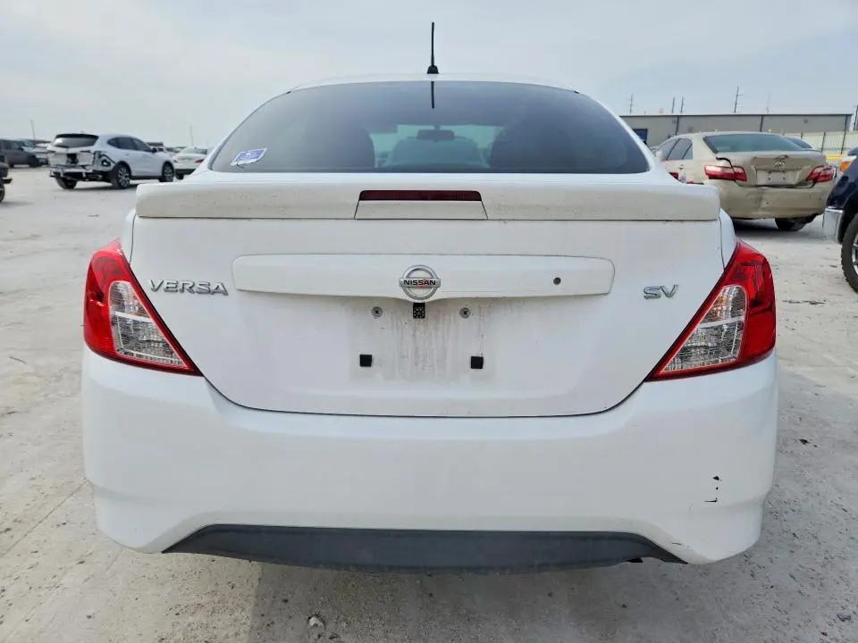 2018 NISSAN VERSA S  
