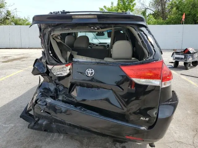 2011 TOYOTA SIENNA XLE  