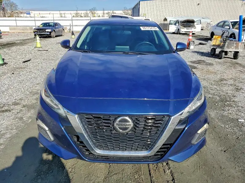 2019 NISSAN ALTIMA SR  