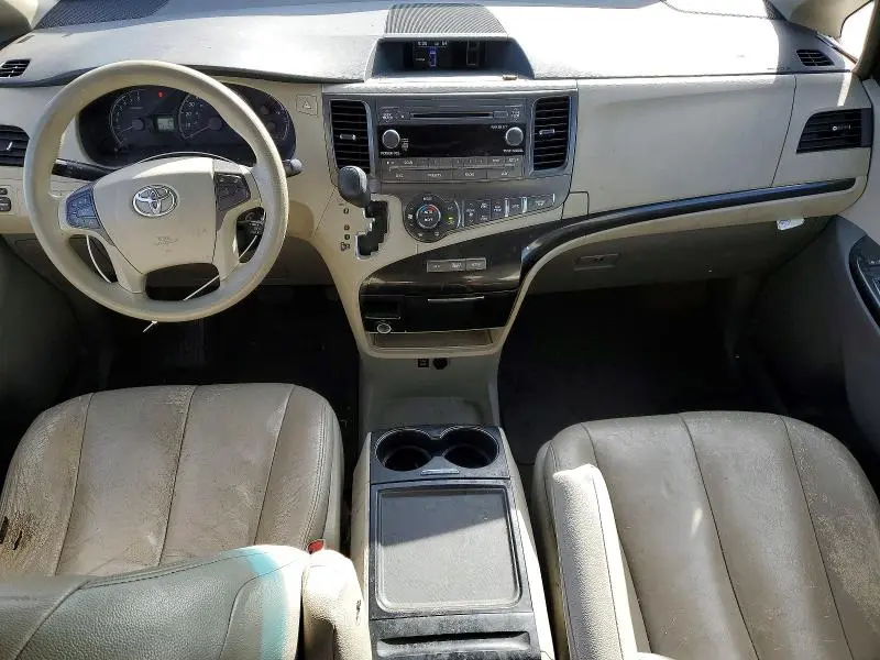 2013 TOYOTA SIENNA LE 8-PASSENGER  