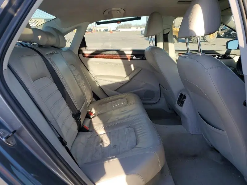 2013 VOLKSWAGEN PASSAT SEL  