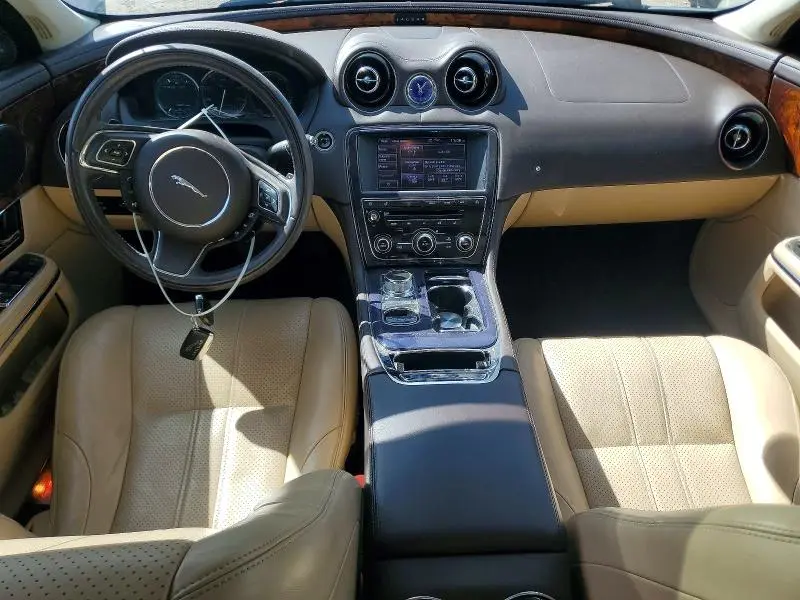 2013 JAGUAR XJ   