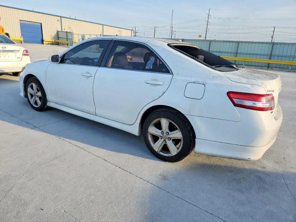 2010 TOYOTA CAMRY SE  