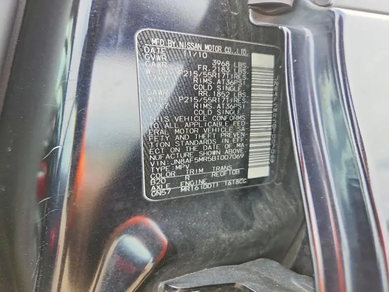 2011 NISSAN JUKE S  