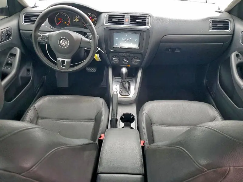 2011 VOLKSWAGEN JETTA SE  