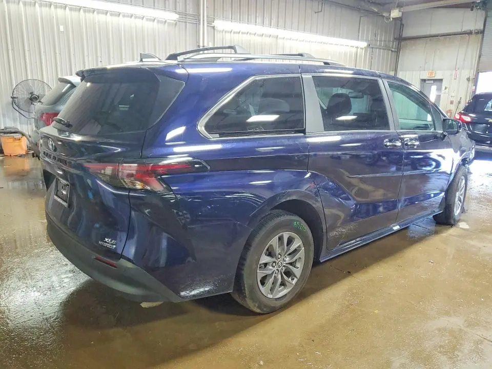 2024 TOYOTA SIENNA XLE 7-PASSENGER  