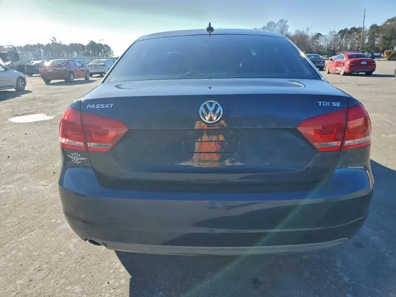 2012 VOLKSWAGEN PASSAT SE  