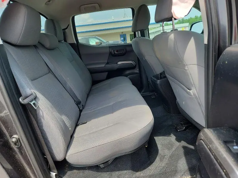 2019 TOYOTA TACOMA SR5 V6  