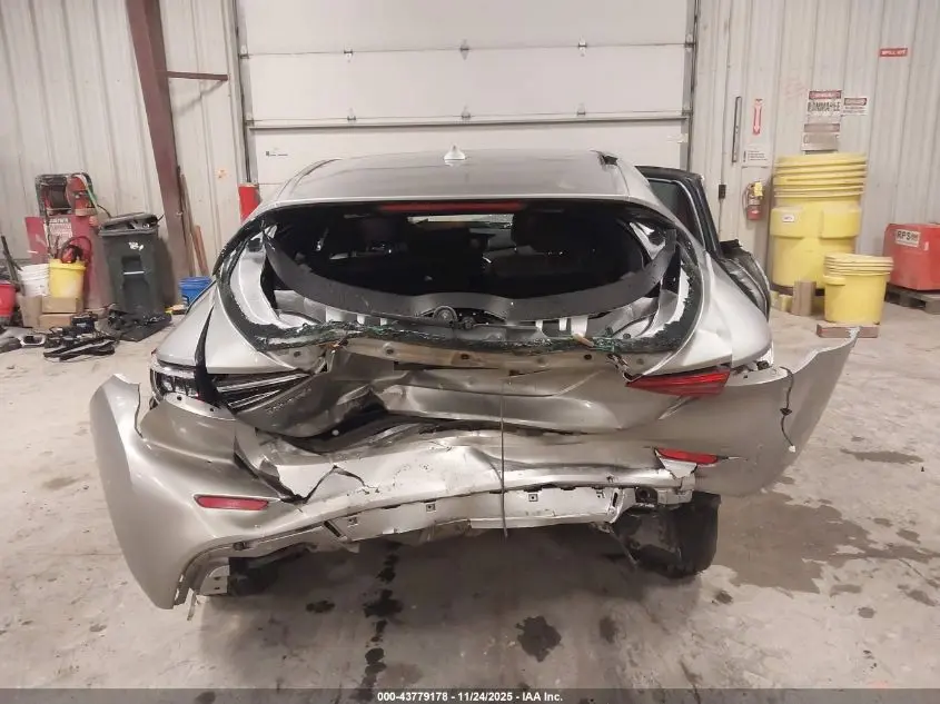 2018 INFINITI QX30 LUXURY