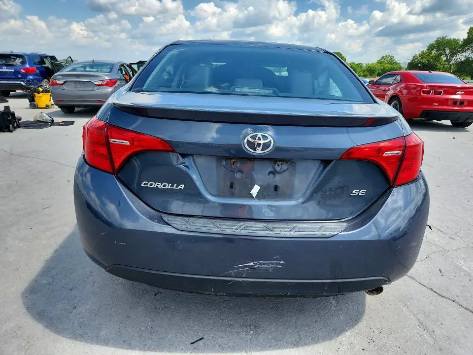 2018 TOYOTA COROLLA SE  