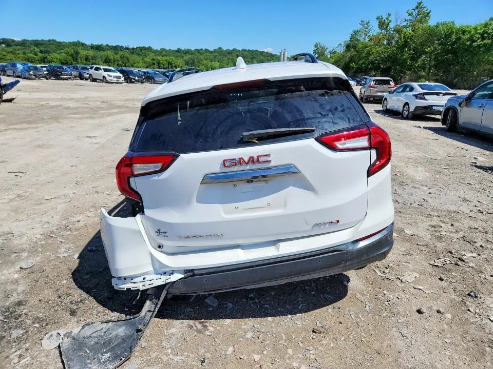 2023 GMC TERRAIN AT4  
