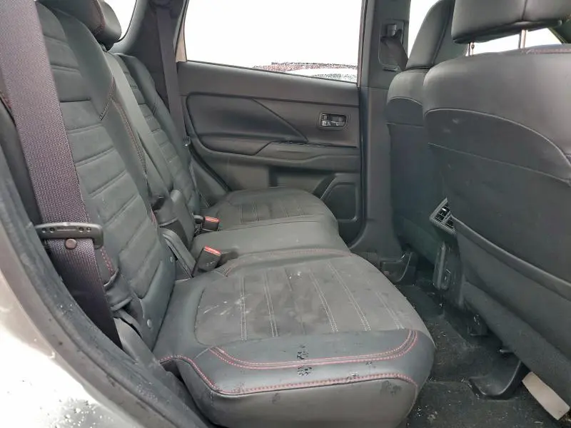 2020 MITSUBISHI OUTLANDER SE  